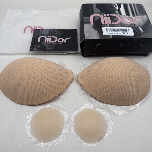 Niidor Adhesive Bra Strapless Sticky Invisible Push up Silicone Bra for Backless - Picture 3 of 16